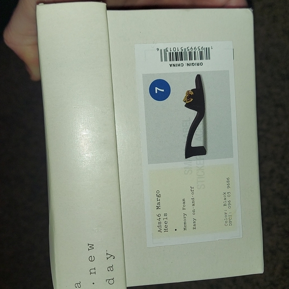 Woman's heels - Picture 7 of 7